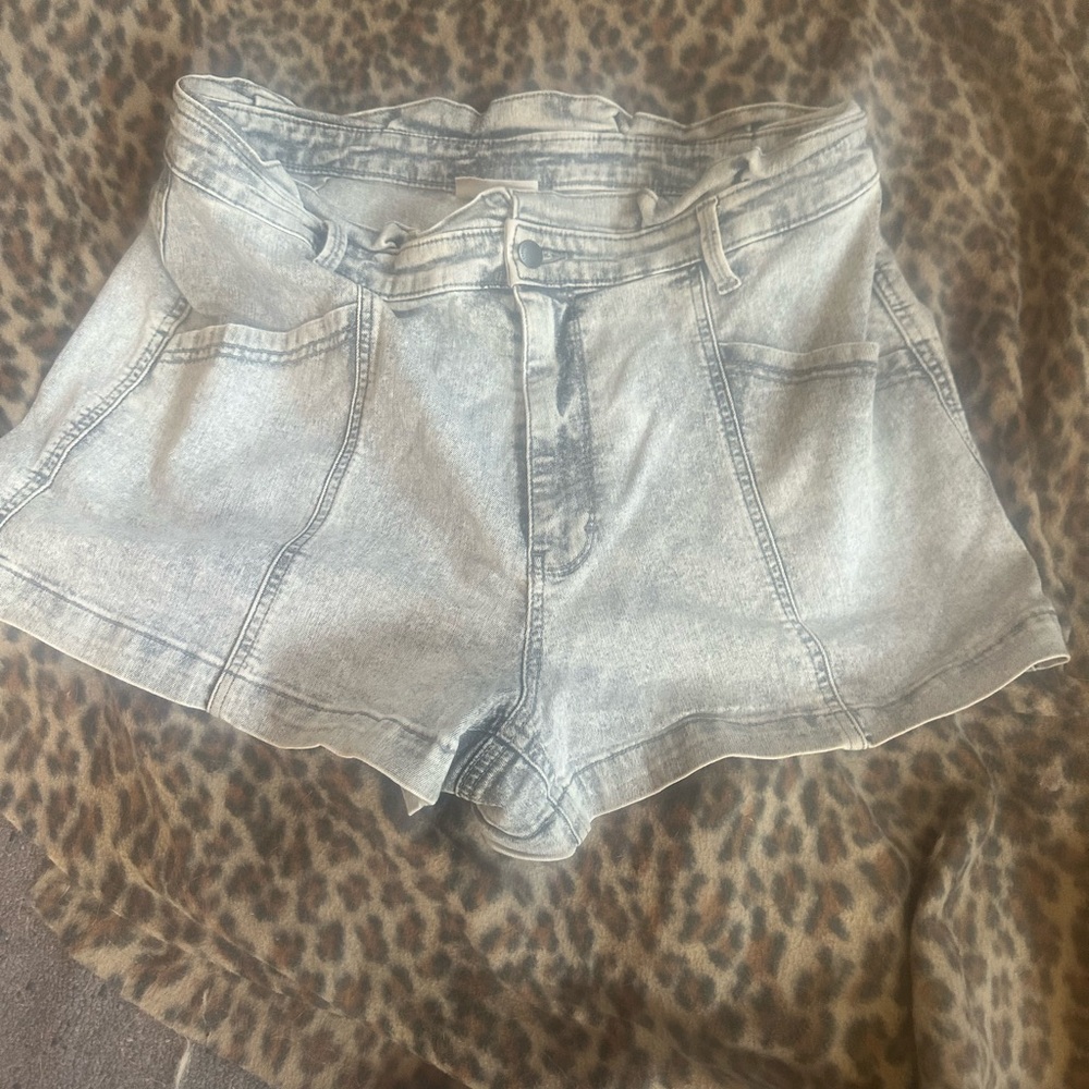 Universal Thread Stonewashed Demin Shorts.